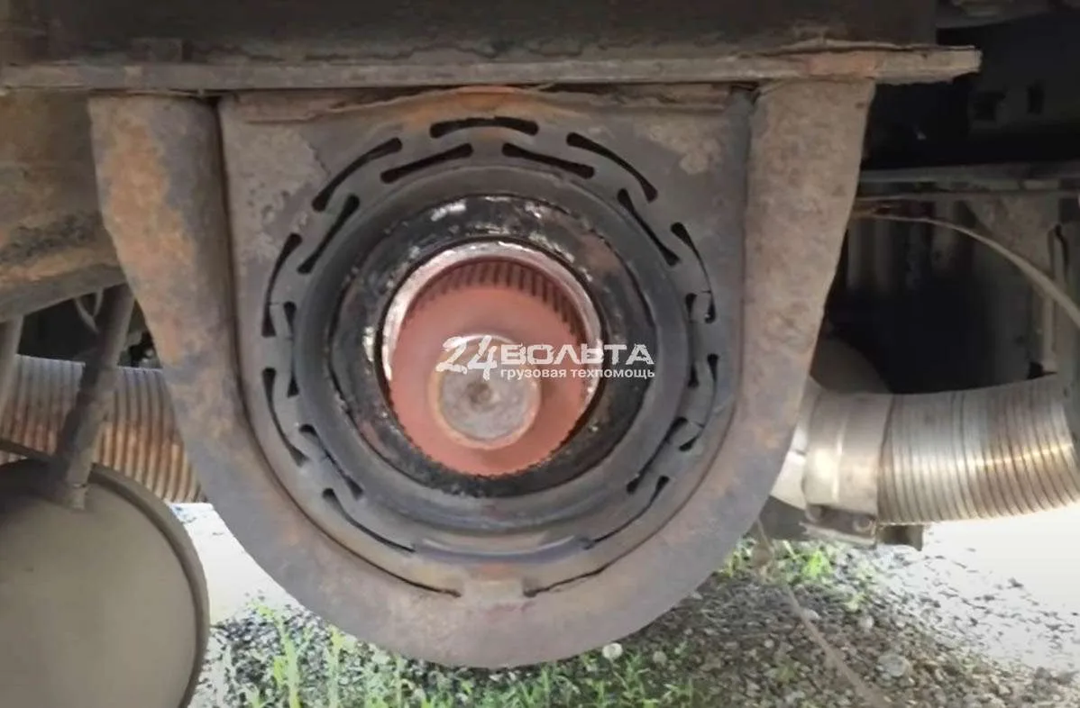Замена подвесного подшипника Volvo Замена подвесного подшипника Вольво